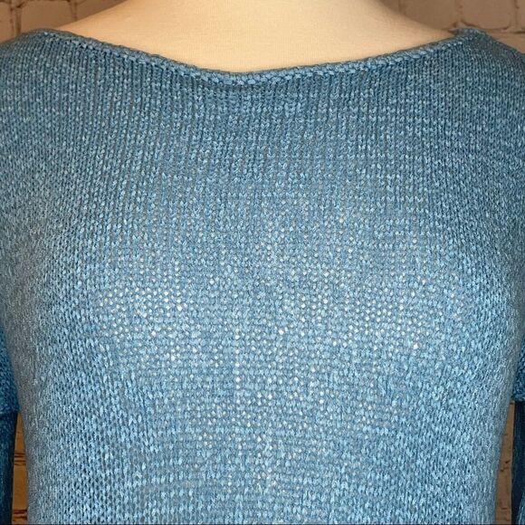 Le Lis Cropped Sweater - Picture 2 of 7